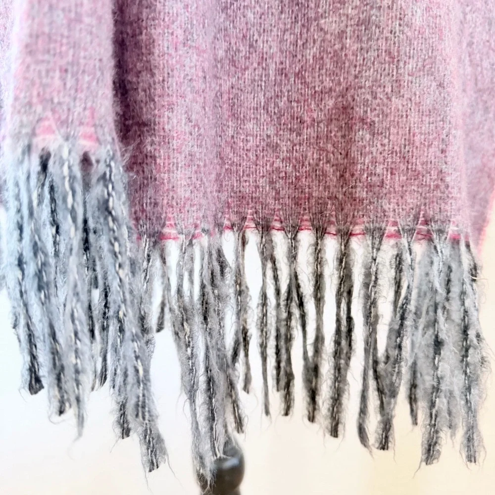 Cashmere brand wide purplish fringe scarf
